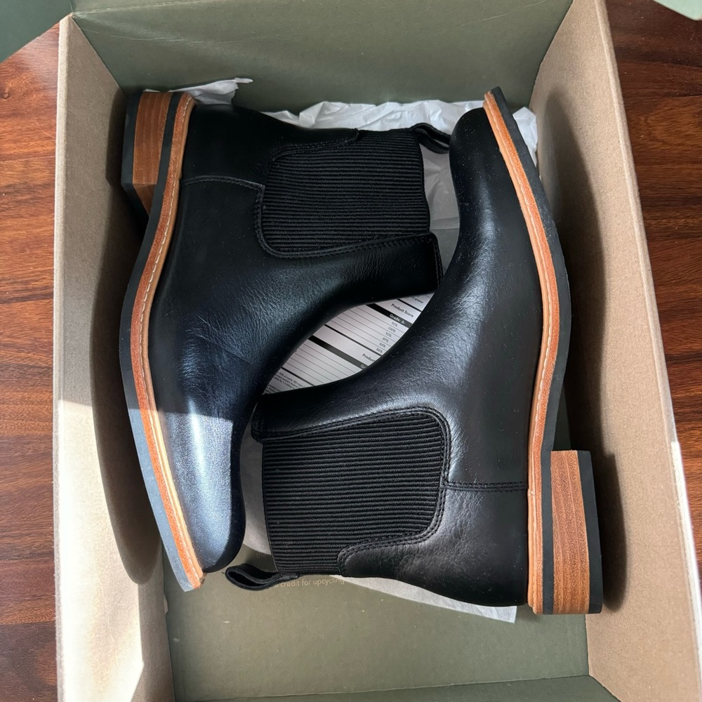 Nicole Carmen Chelsea Boot